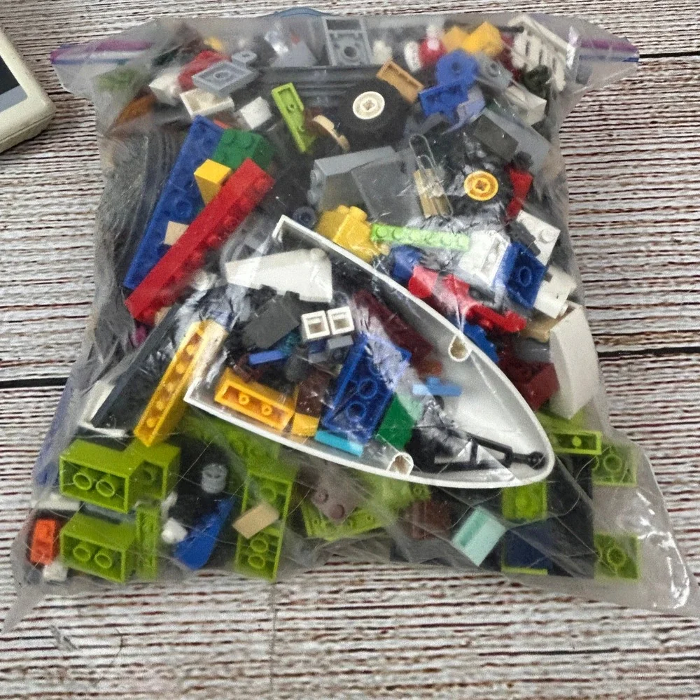 LEGO‎ Bulk Lot 2lb 4.8oz Assorted Bricks Plates Wheels Boat Hull Pieces Mixed